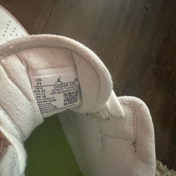 NIKE AIR JORDAN 1 mids “pastel grind” - Picture 7 of 8